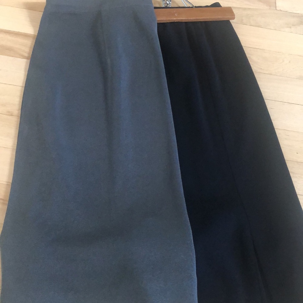 Exclusively Misook 22” Skirt S deep slate gray Knit stretch acrylic slate deep - Picture 3 of 11